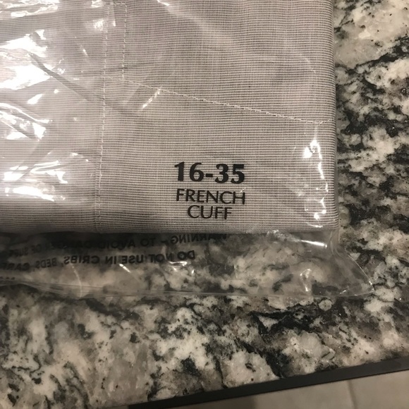 Roundtree and Yorke Fitted Button Down Long Sleeve Shirt with French Cuffs - Picture 3 of 6